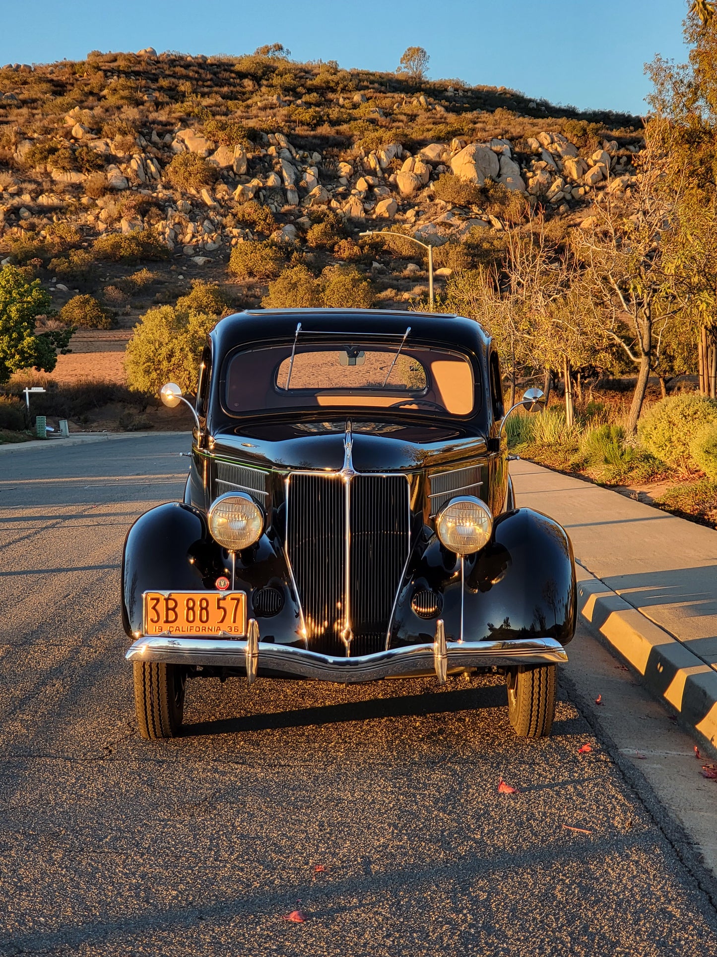 1936 Ford 5-Window Coupe Flathead V8 3 Speed Dearborn