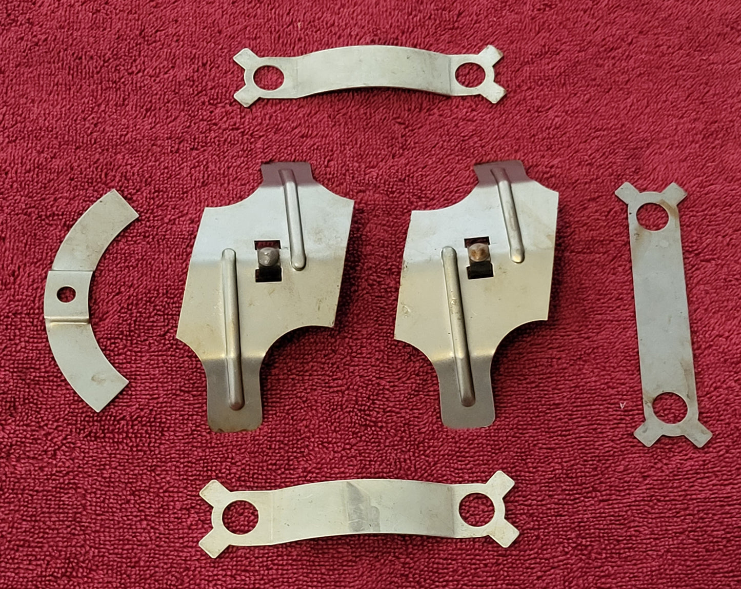 1932-53 Ford Flathead V8 59AB 8BA 21 Stud 48-6524 Oil Baffle Deflectors NOS New