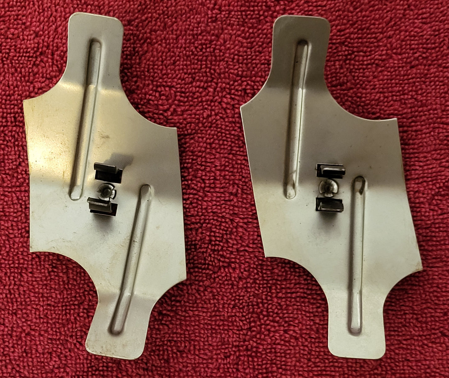 1932-53 Ford Flathead V8 59AB 8BA 21 Stud 48-6524 Oil Baffle Deflectors NOS New