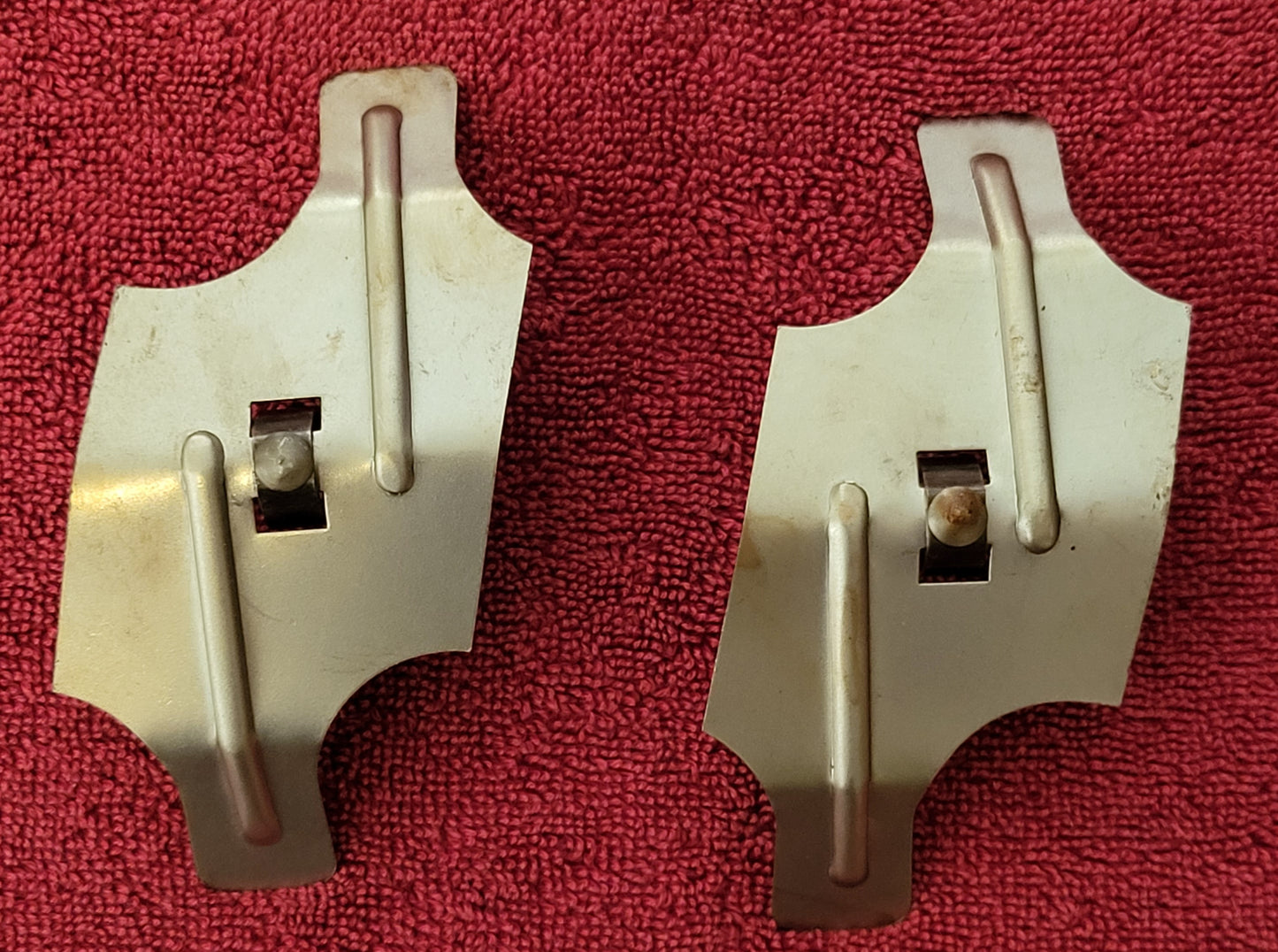 1932-53 Ford Flathead V8 59AB 8BA 21 Stud 48-6524 Oil Baffle Deflectors NOS New