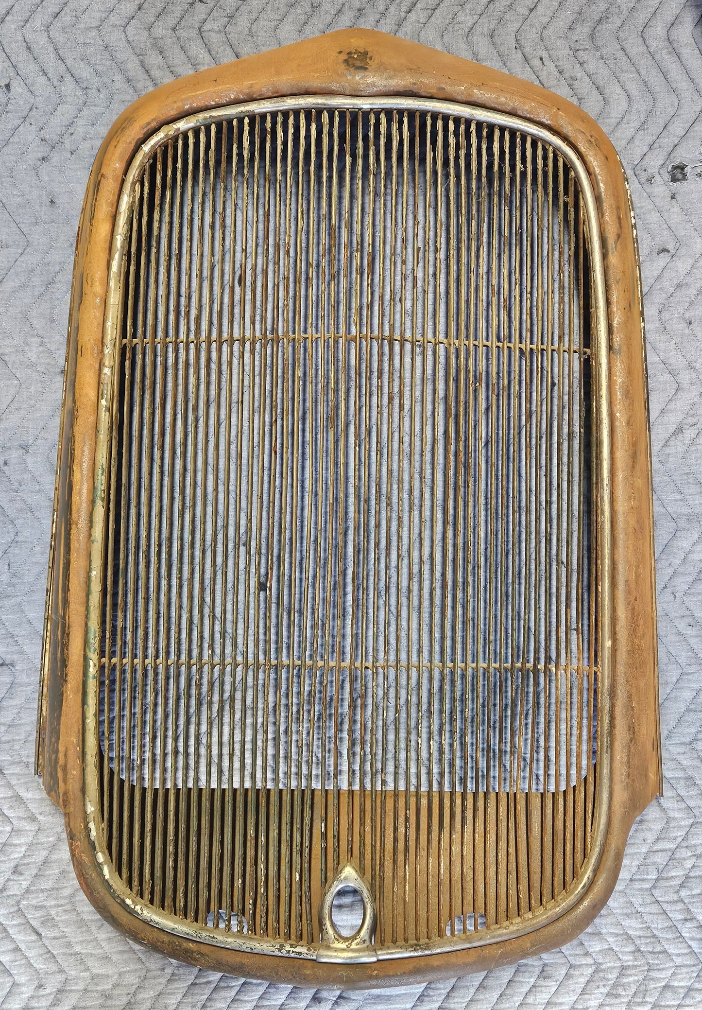 1932 Ford Radiator Grill Shell with Insert Chin Excellent Used