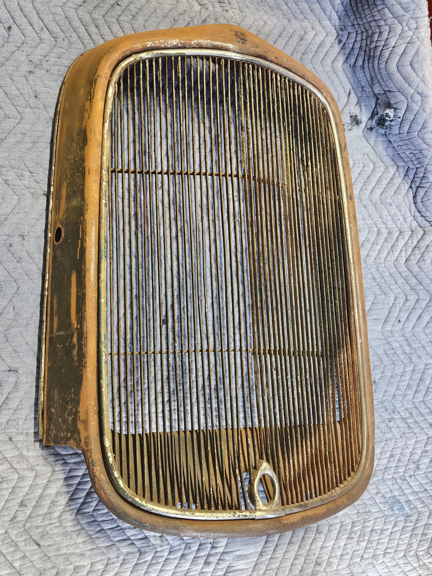 1932 Ford Radiator Grill Shell with Insert Chin Excellent Used