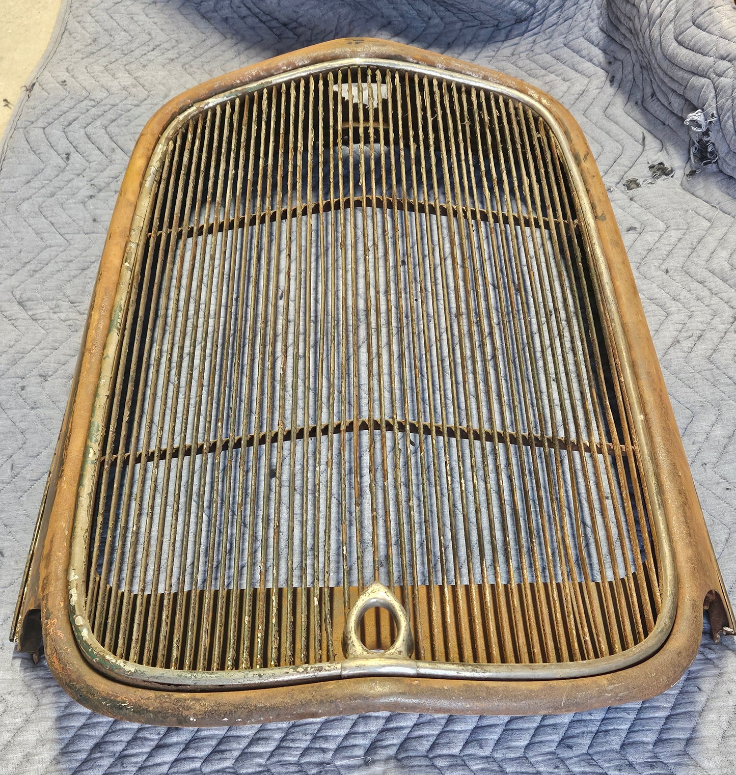1932 Ford Radiator Grill Shell with Insert Chin Excellent Used