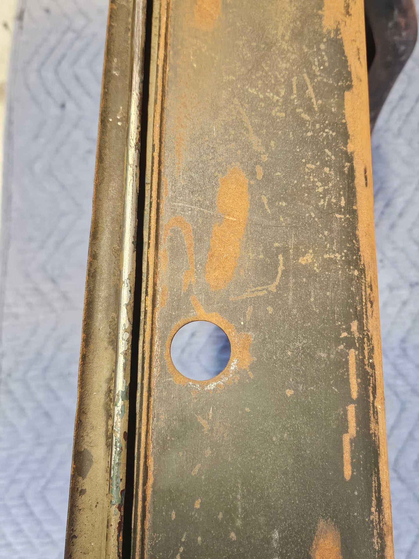 1932 Ford Radiator Grill Shell with Insert Chin Excellent Used