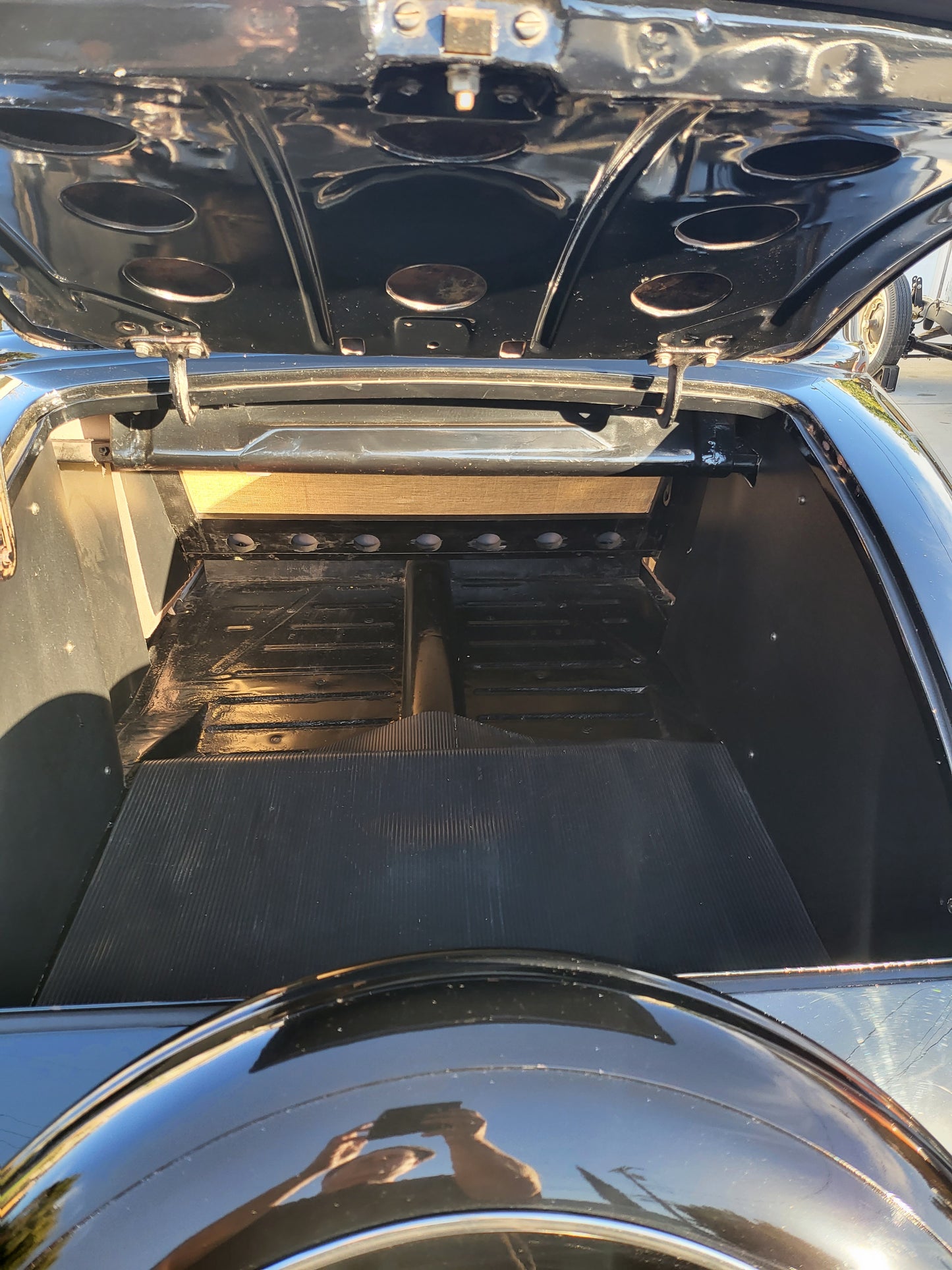 1936 Ford 5-Window Coupe Flathead V8 3 Speed Dearborn