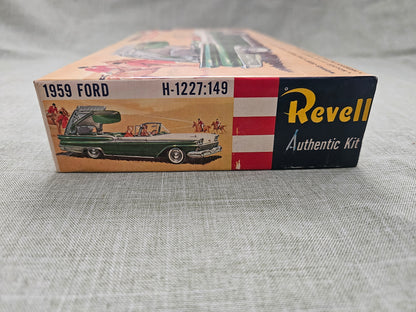 1959 Ford Fairlane 500 Skyliner Retractable Top Revell H-1227:149 1:25