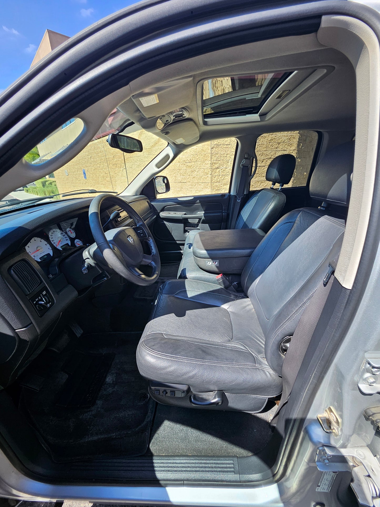 2005 Dodge Ram 1500 Big Horn 5.7L Hemi RWD Sunroof Leather PRICE DROP