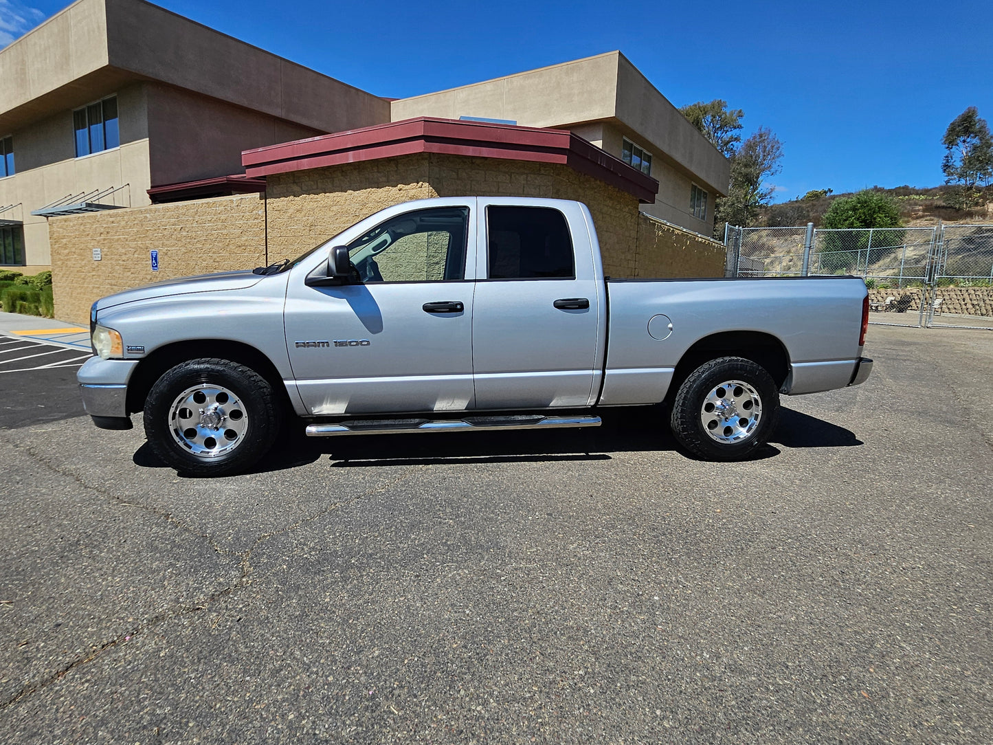 2005 Dodge Ram 1500 Big Horn 5.7L Hemi RWD Sunroof Leather PRICE DROP