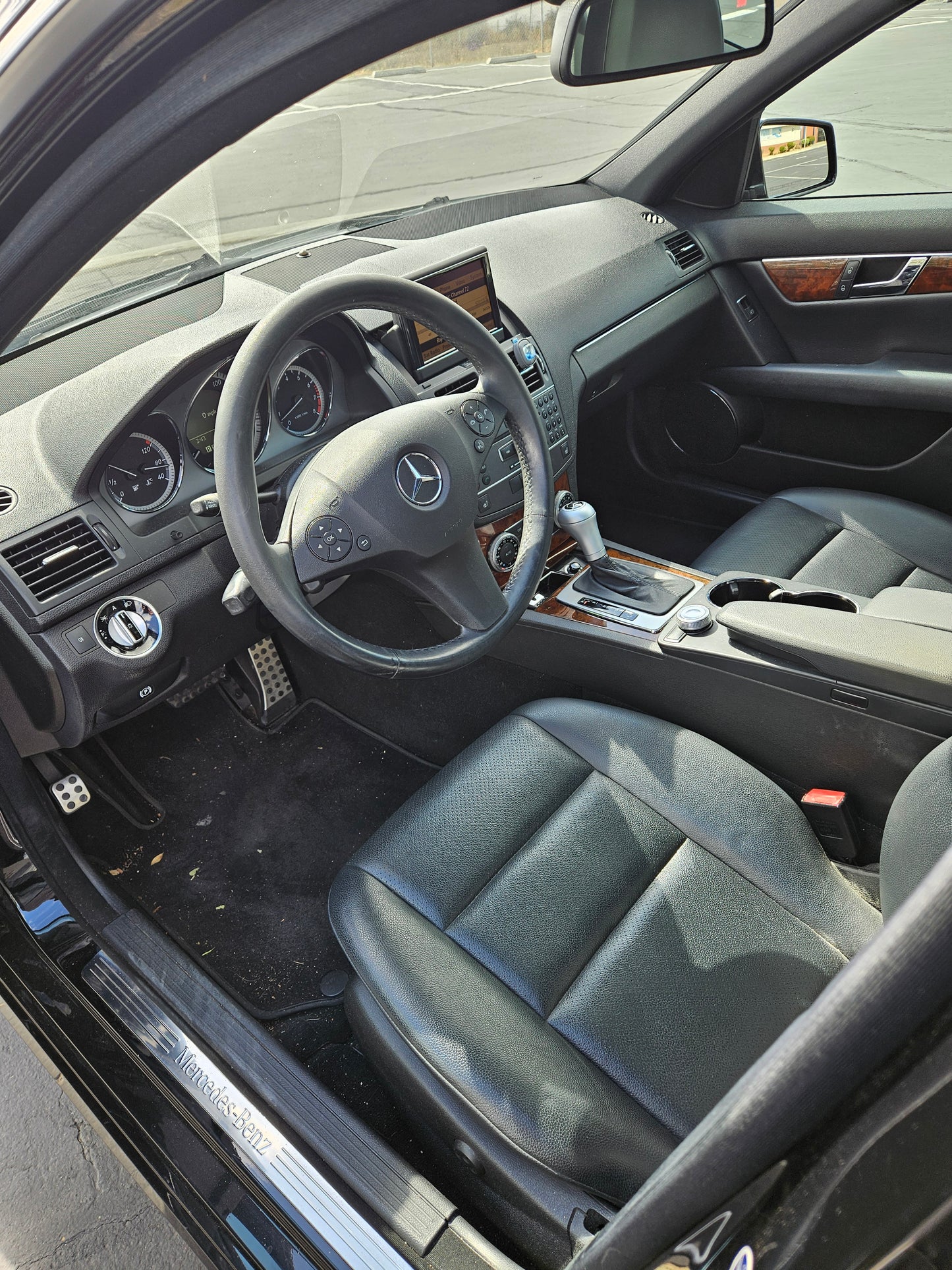 2011 Mercedes-Benz C300 Sport – Sporty RWD Luxury SOLD