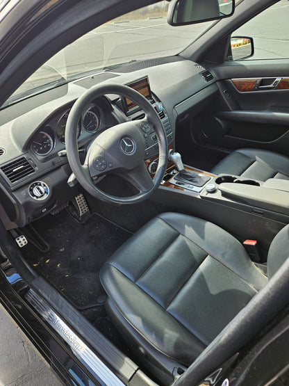 2011 Mercedes-Benz C300 Sport – Sporty RWD Luxury SOLD