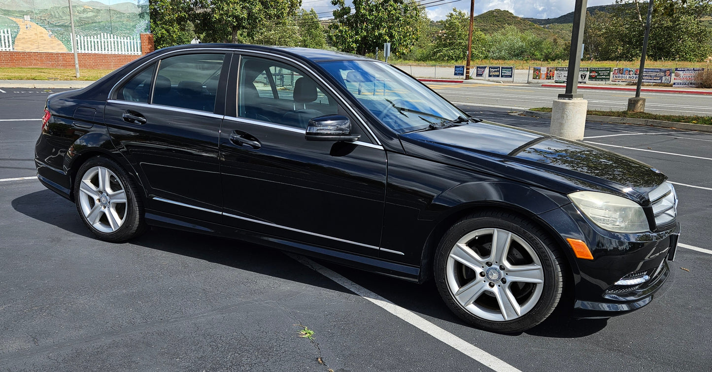 2011 Mercedes-Benz C300 Sport – Sporty RWD Luxury SOLD