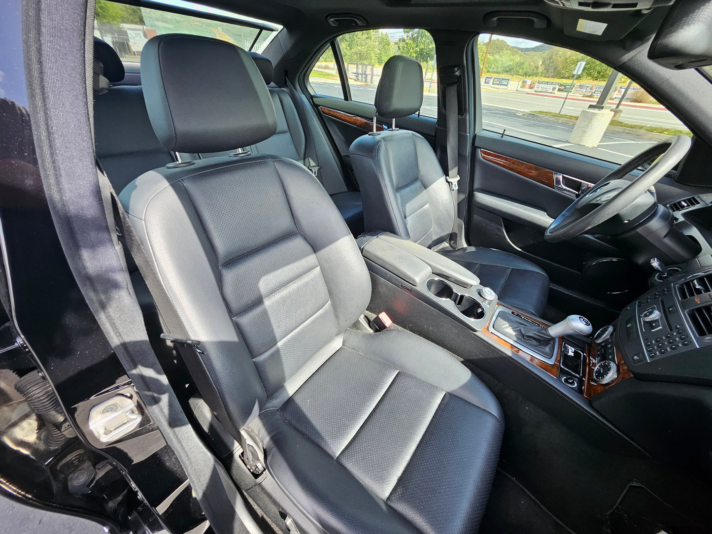 2011 Mercedes-Benz C300 Sport – Sporty RWD Luxury SOLD
