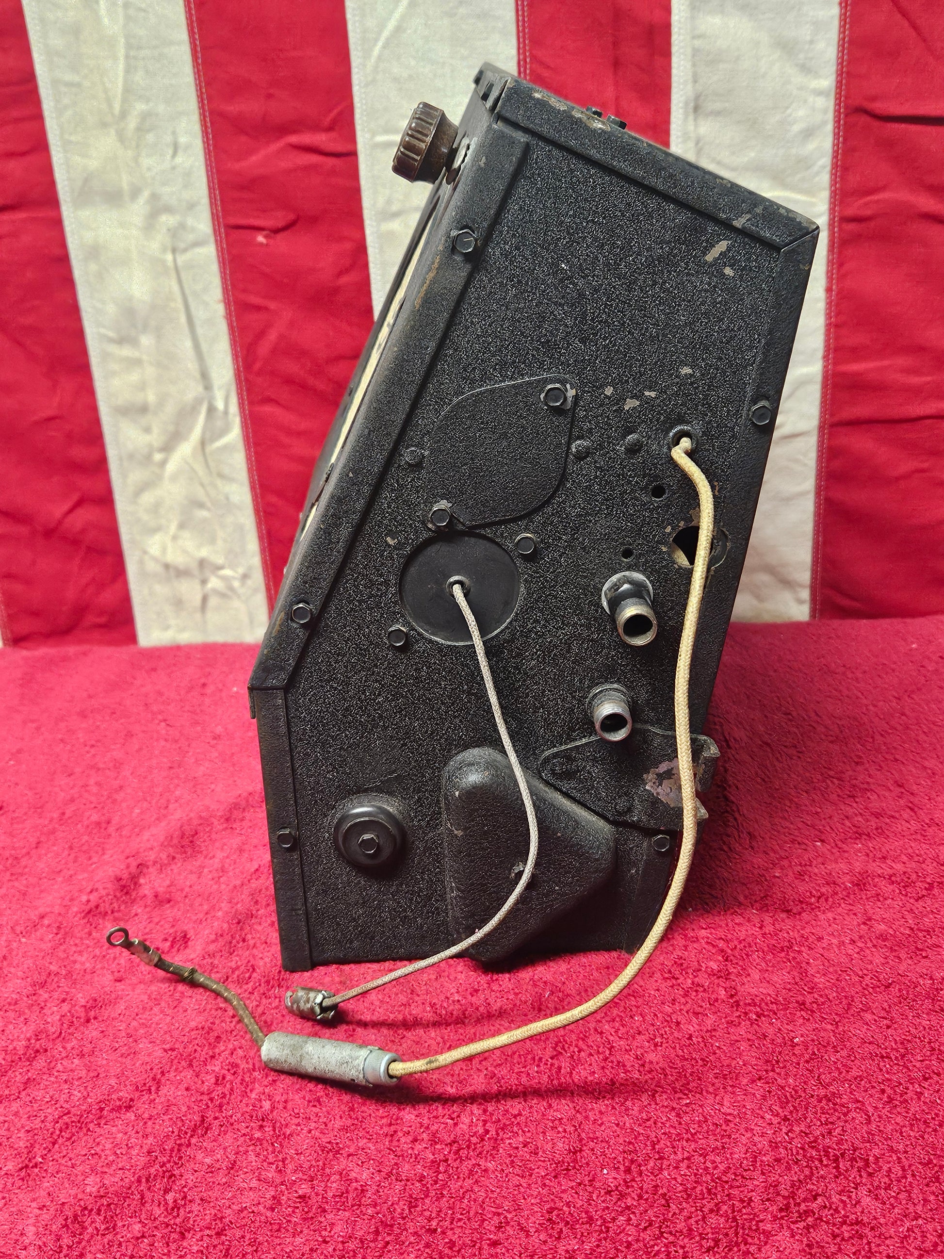 Philco FT-9 Ford radio chassis and wiring