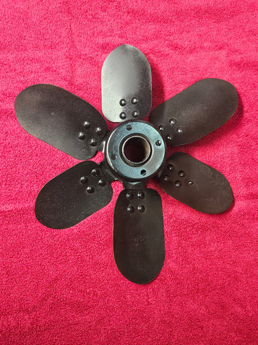 Ford 91A-8600 6 blade fan hub detail