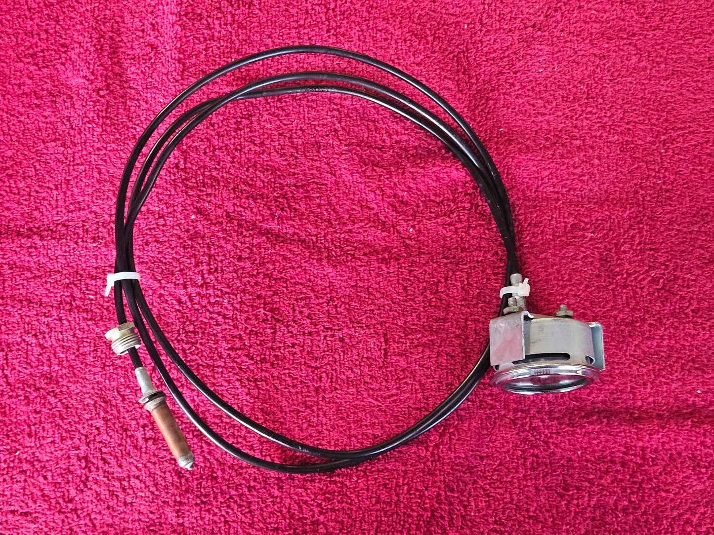 Complete Stewart Warner gauge with 72 inch capillary line coiled and brass sensing bulb