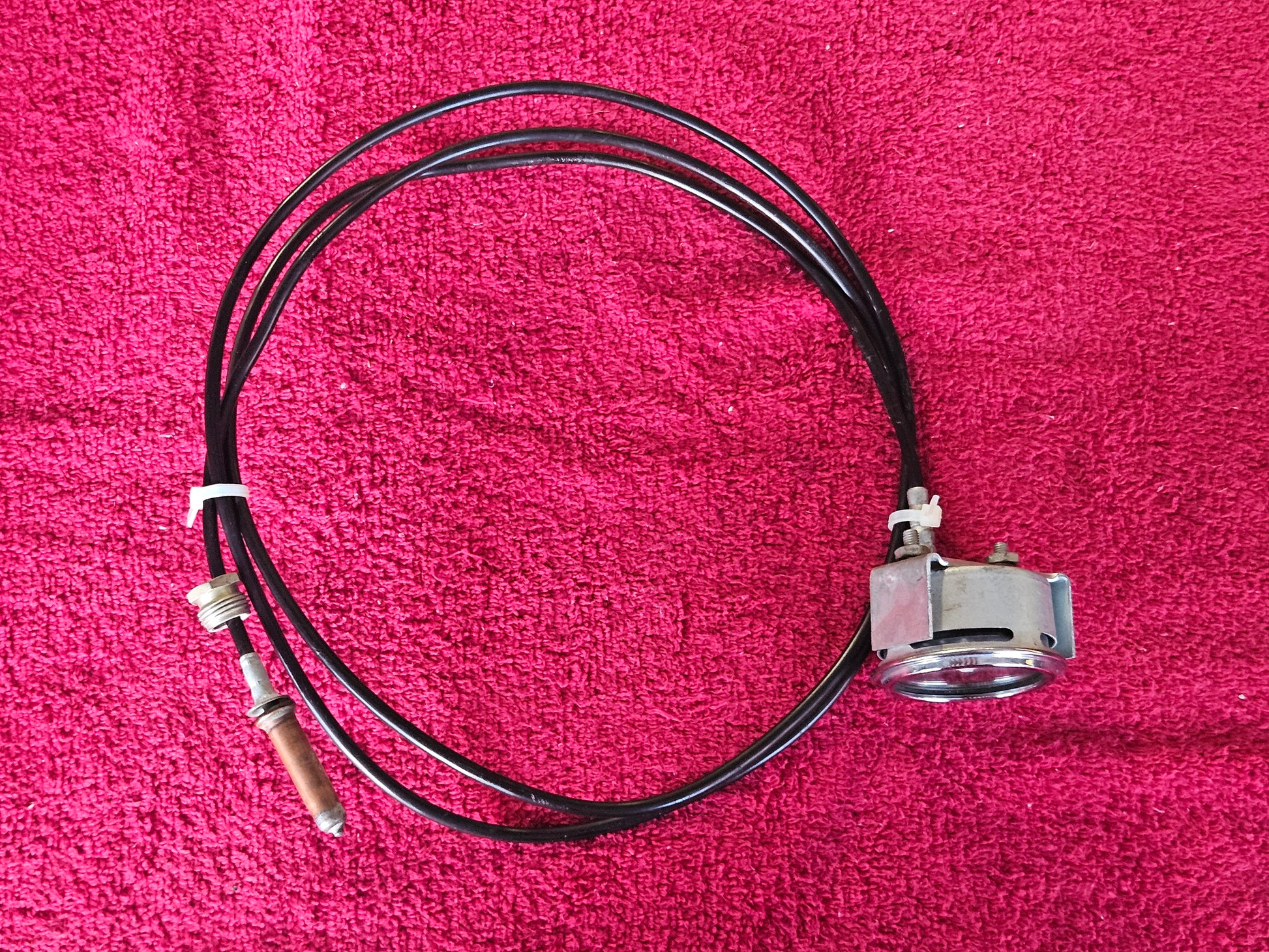 Complete Stewart Warner gauge with 72 inch capillary line coiled and brass sensing bulb